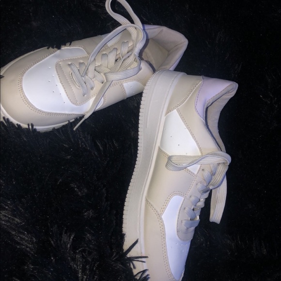 Beige and white sneakers, not name brand. Says womens 8 but fits more like a 9! - Picture 2 of 2